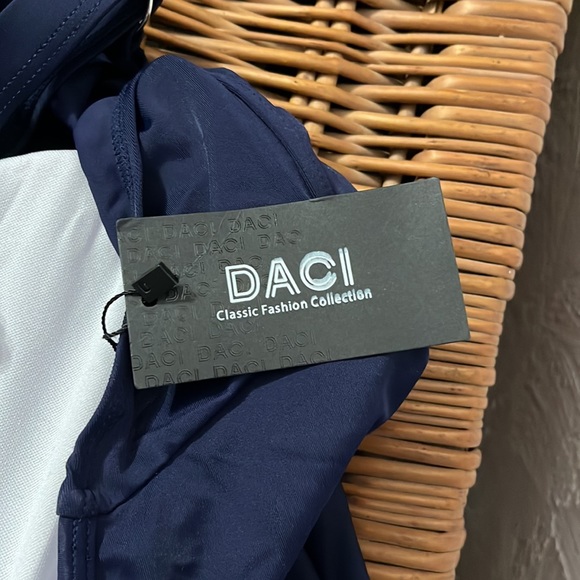 NWT Daci Women Plus Size One Piece Swimsuit sz 22W - Picture 4 of 9